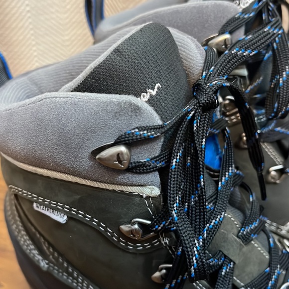 NWOT size 12 Eddie Bauer Snowfoil Boots waterproof - Picture 5 of 13